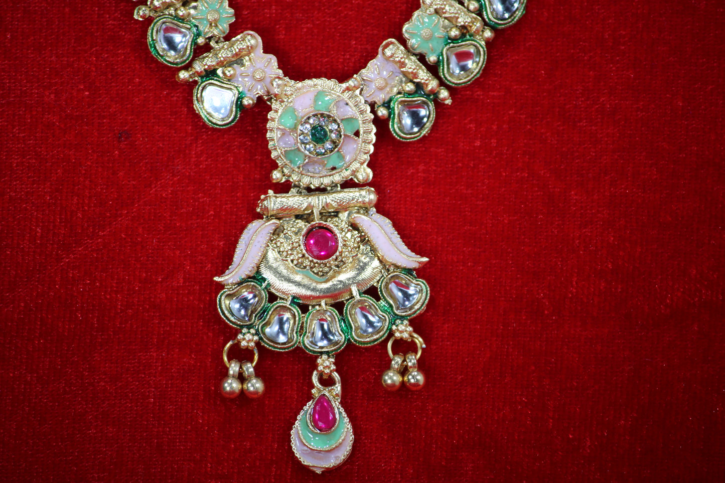 Elegant Gold-Tone Necklace with Intricate Kundan and Floral Accents- Traditional Set For Women And Girls