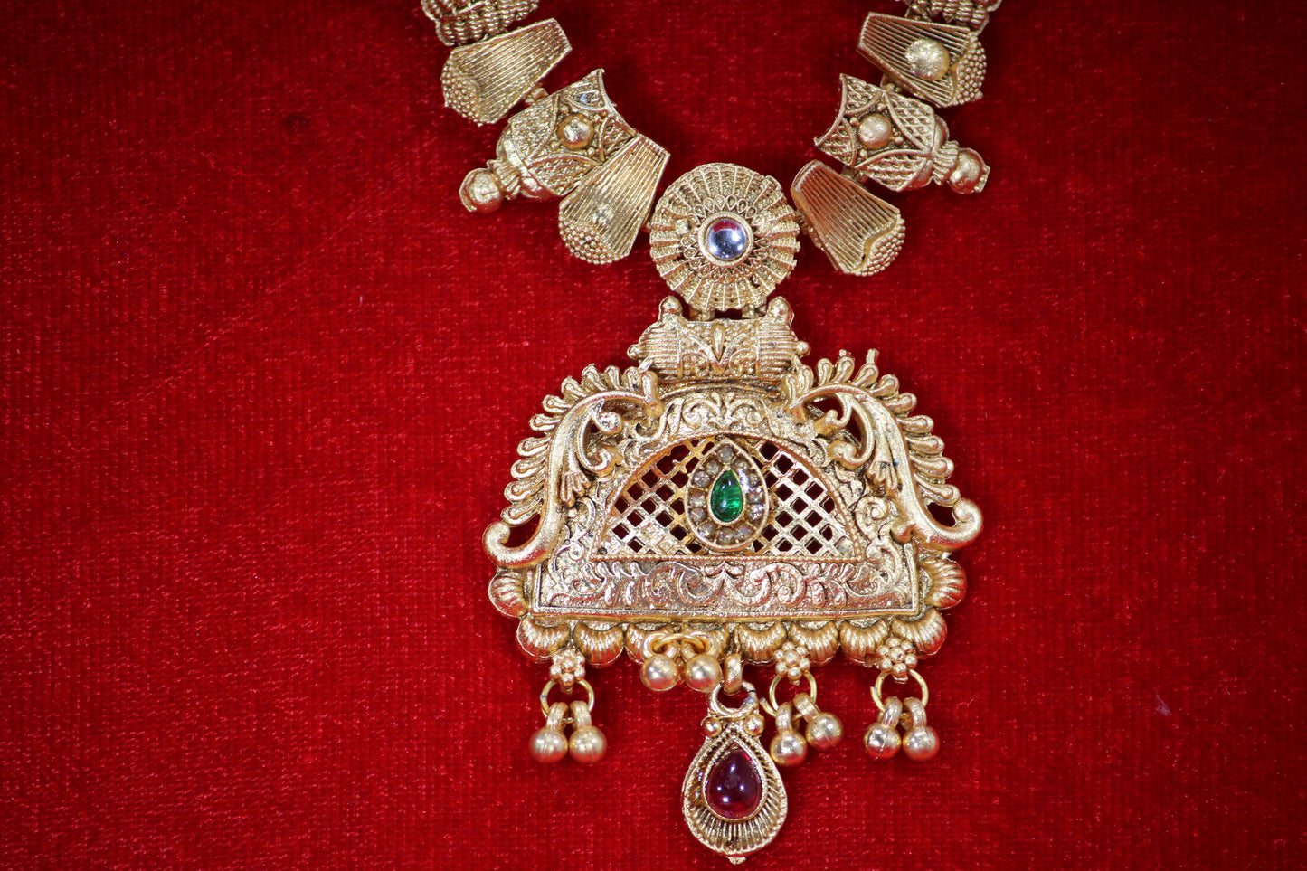 Bridal Jewelery Set with Green and Red Stones and Ornate Pendant- Traditional Jewelery Set For Women And Girls